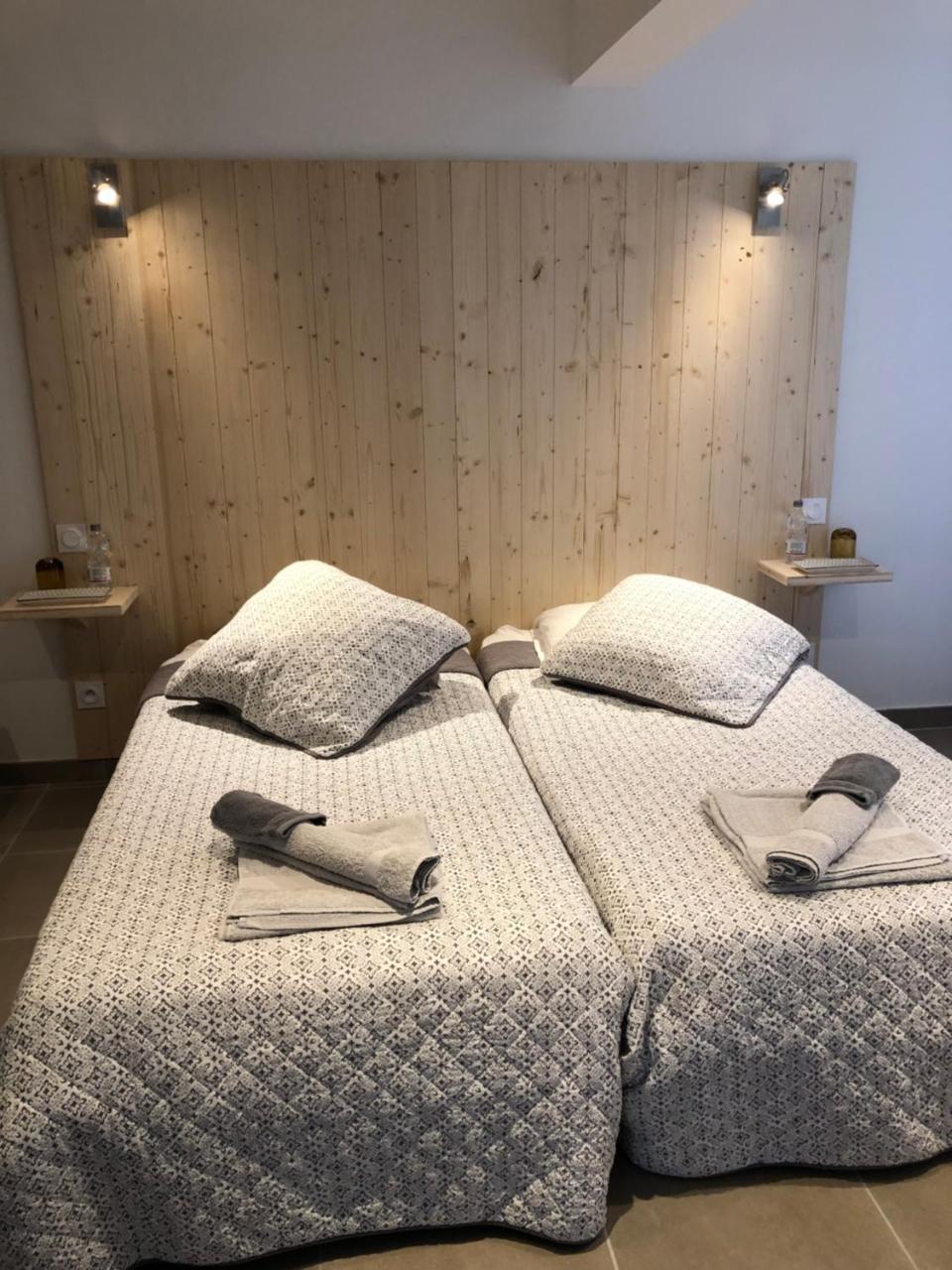 Les Chambres Du Moulin A Huile เวซง-ลา-โรแมน ภายนอก รูปภาพ