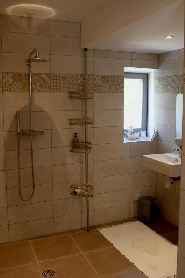 Les Chambres Du Moulin A Huile เวซง-ลา-โรแมน ภายนอก รูปภาพ